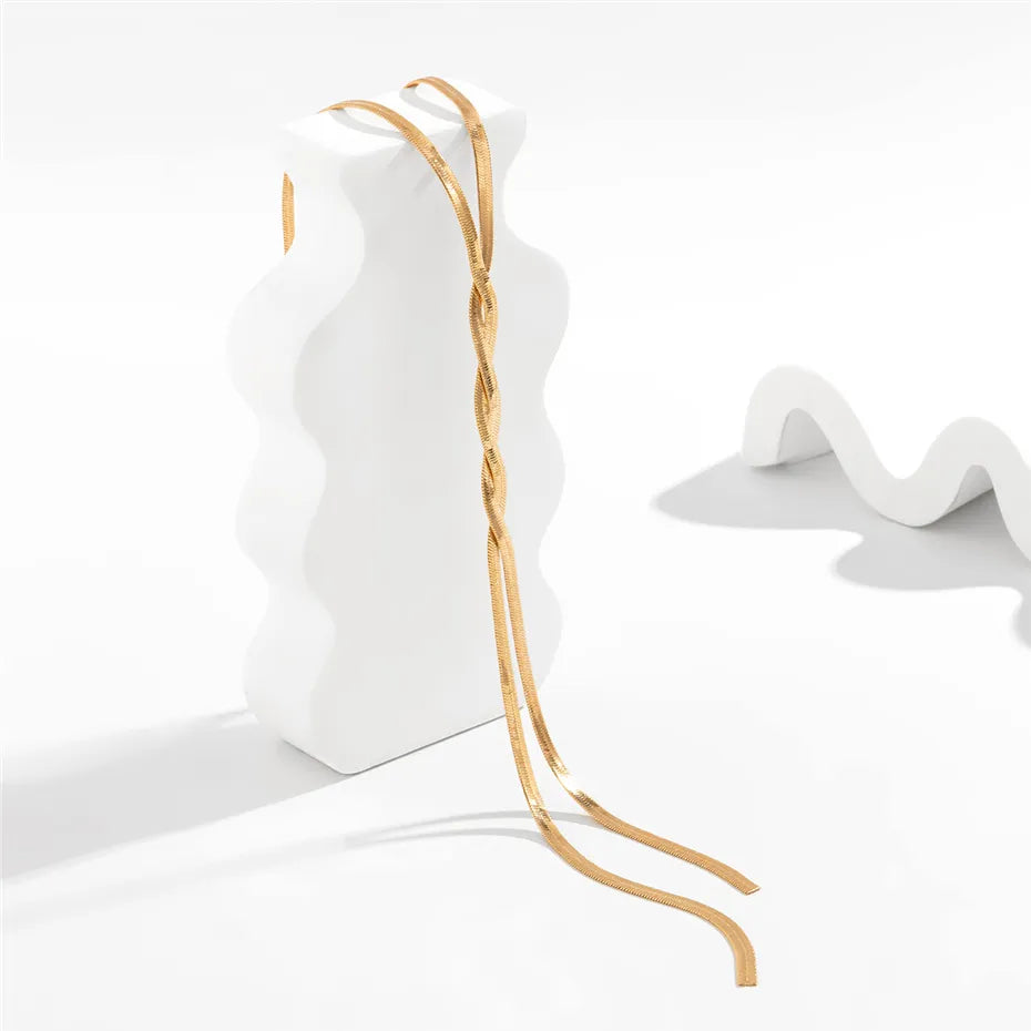Elegant Lång Halsband med Justerbar Ormdesign