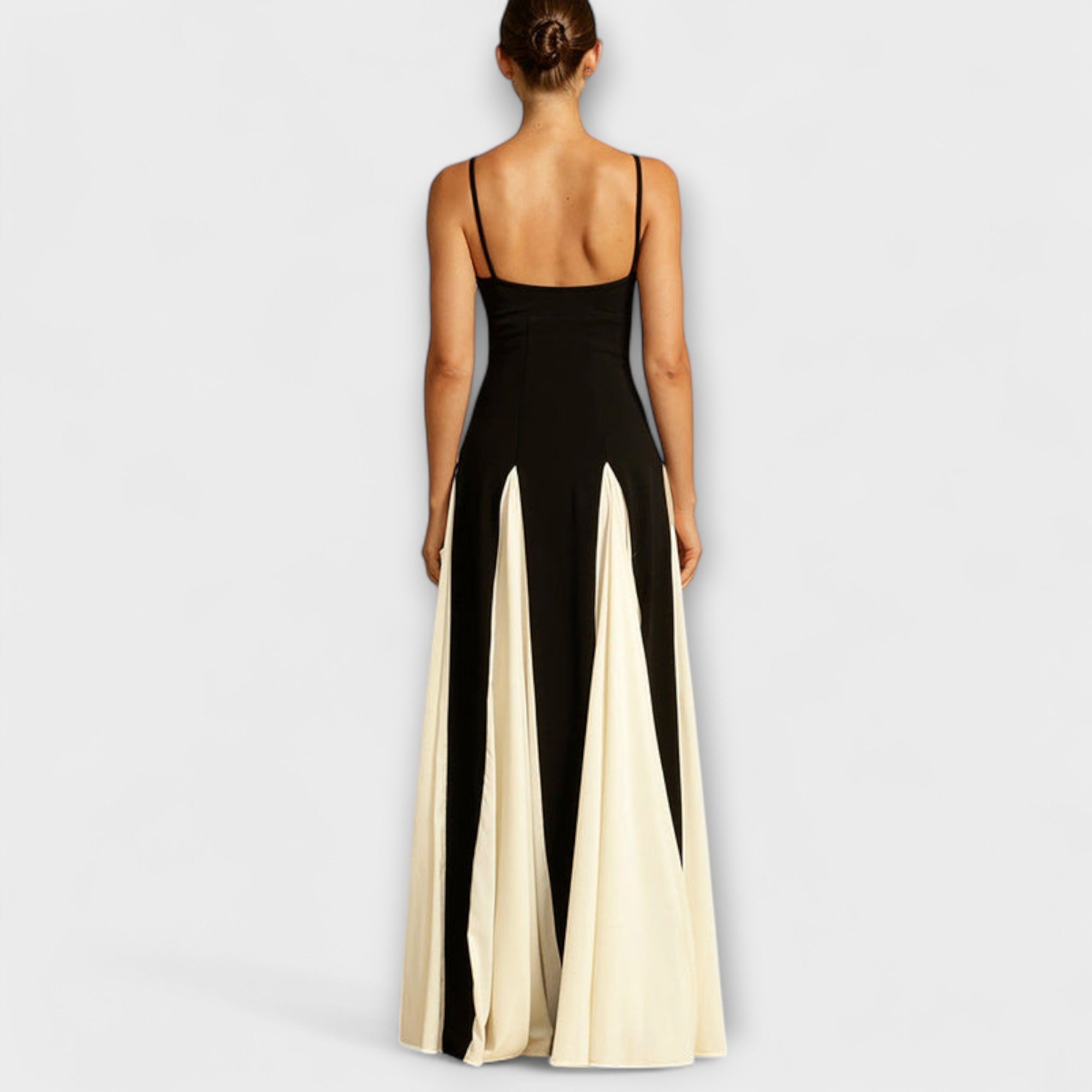Ember - Klassisk Elegans A-linje Maxi Klänning med Tyllpaneler