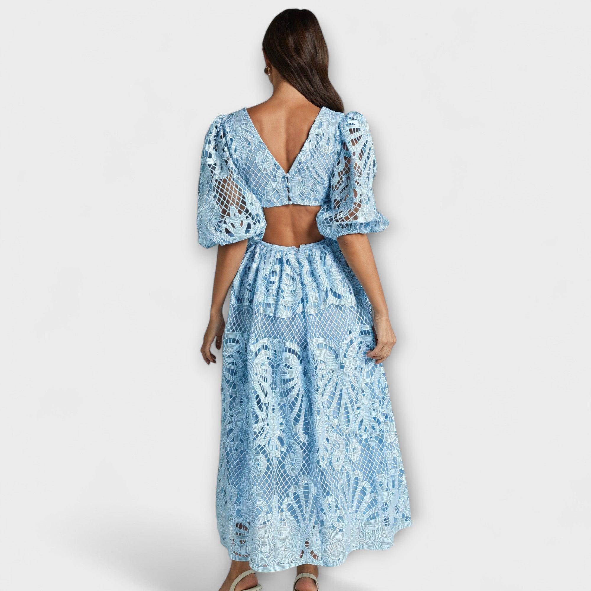 Elegant Klänning med Delikata Detaljer