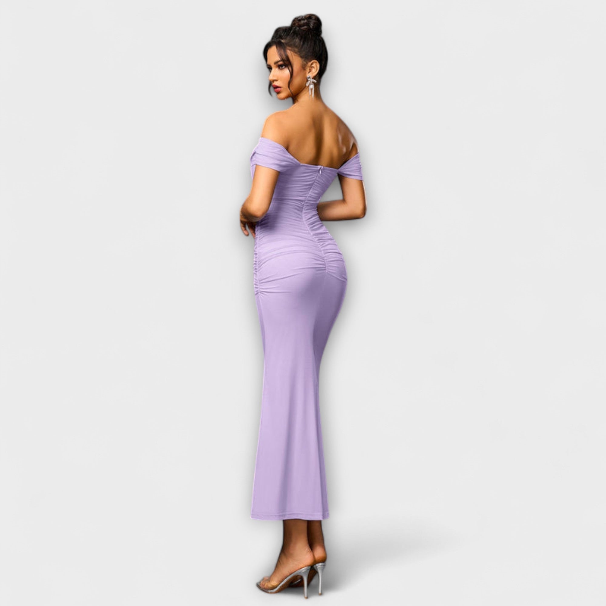 Ione - Off-Shoulder Ruching Bodycon Klänning