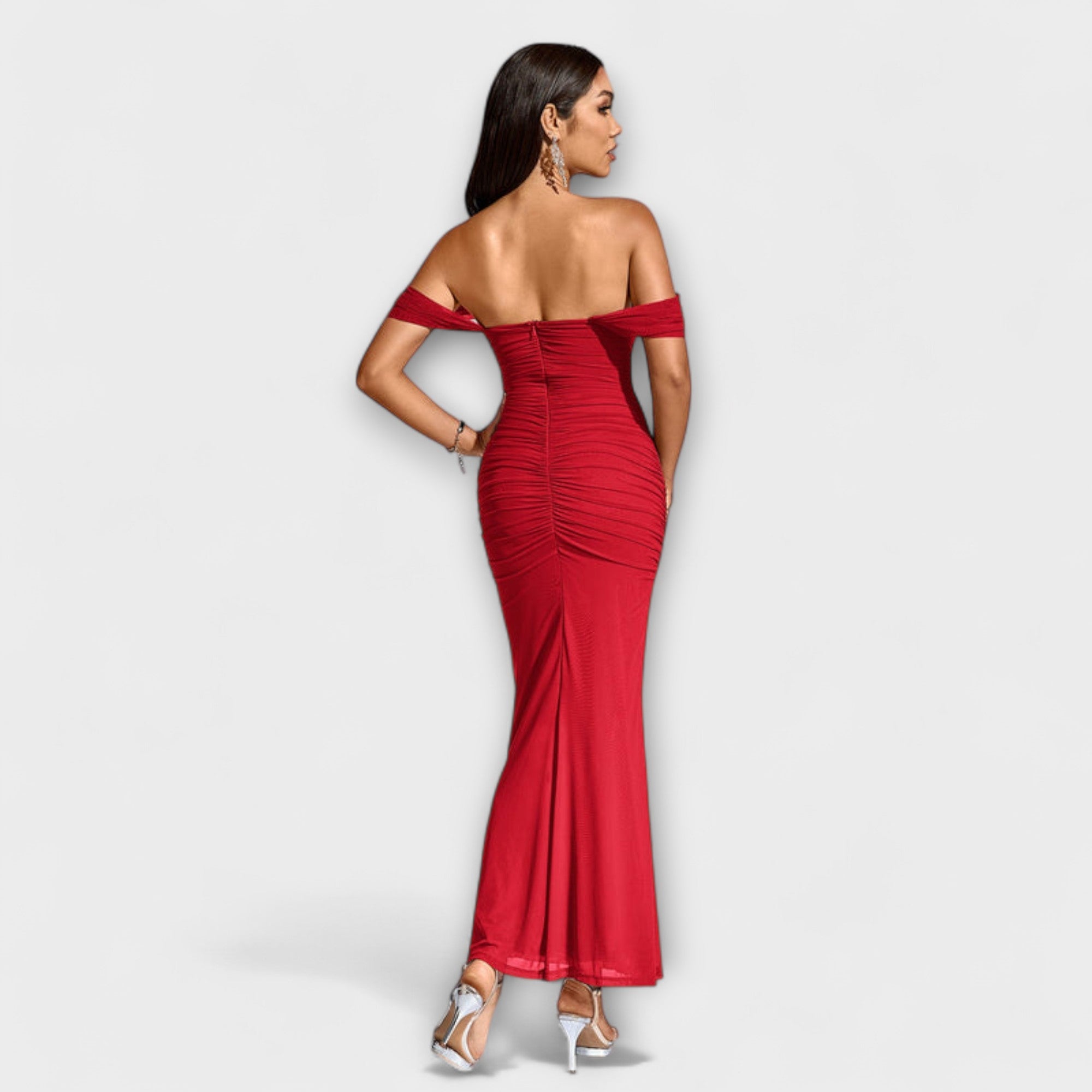 Ione - Off-Shoulder Ruching Bodycon Klänning
