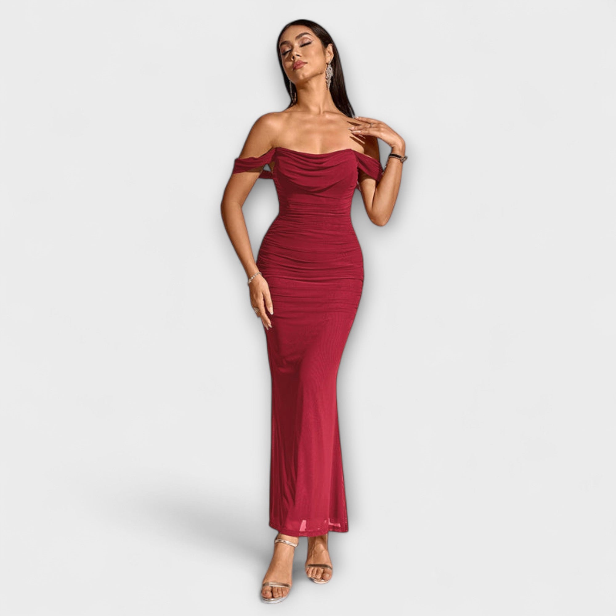 Ione - Off-Shoulder Ruching Bodycon Klänning