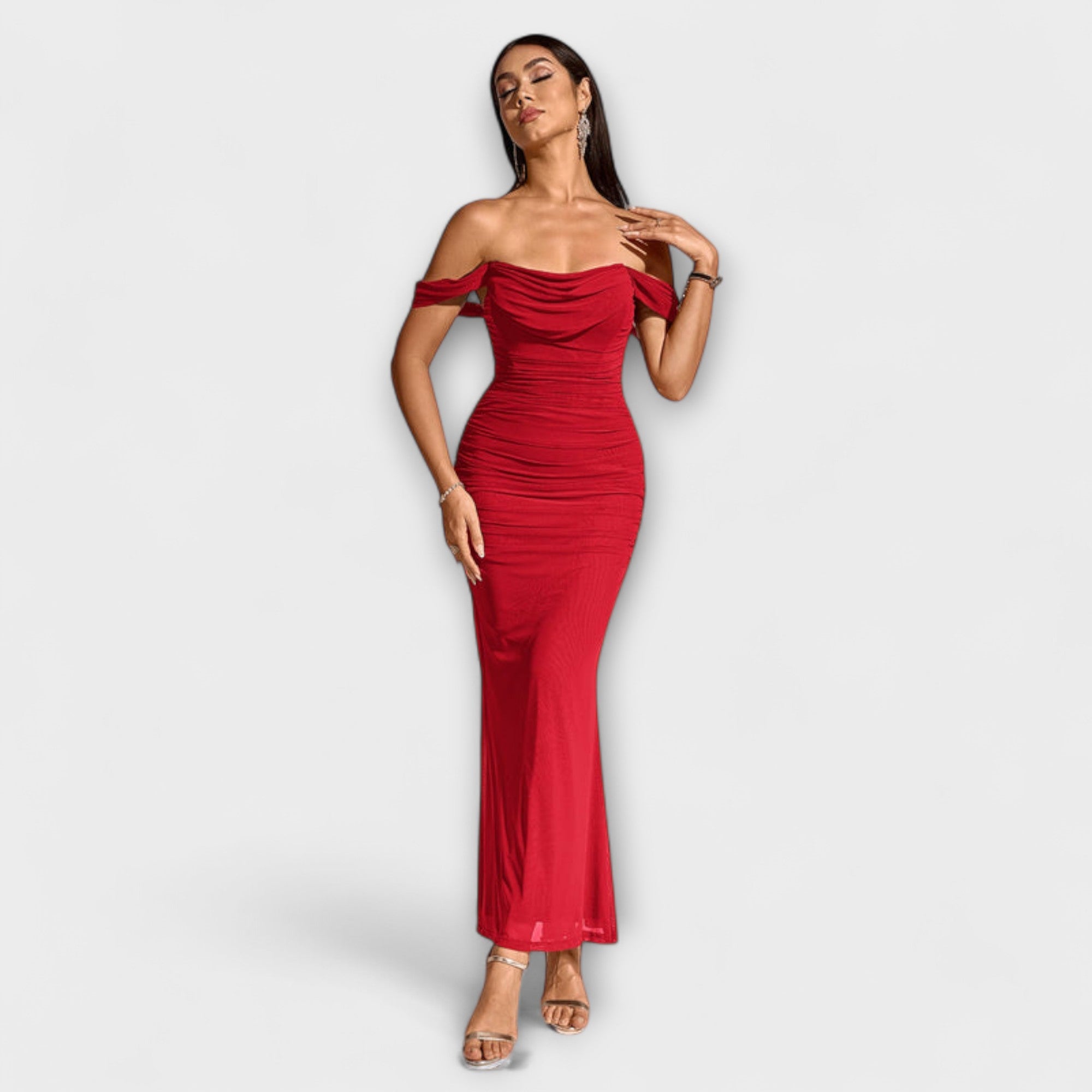 Ione - Off-Shoulder Ruching Bodycon Klänning