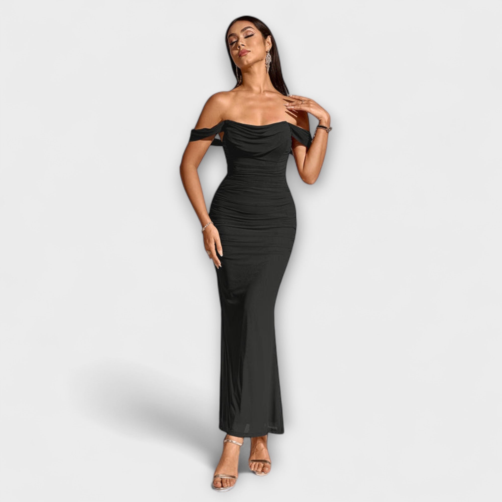 Ione - Off-Shoulder Ruching Bodycon Klänning
