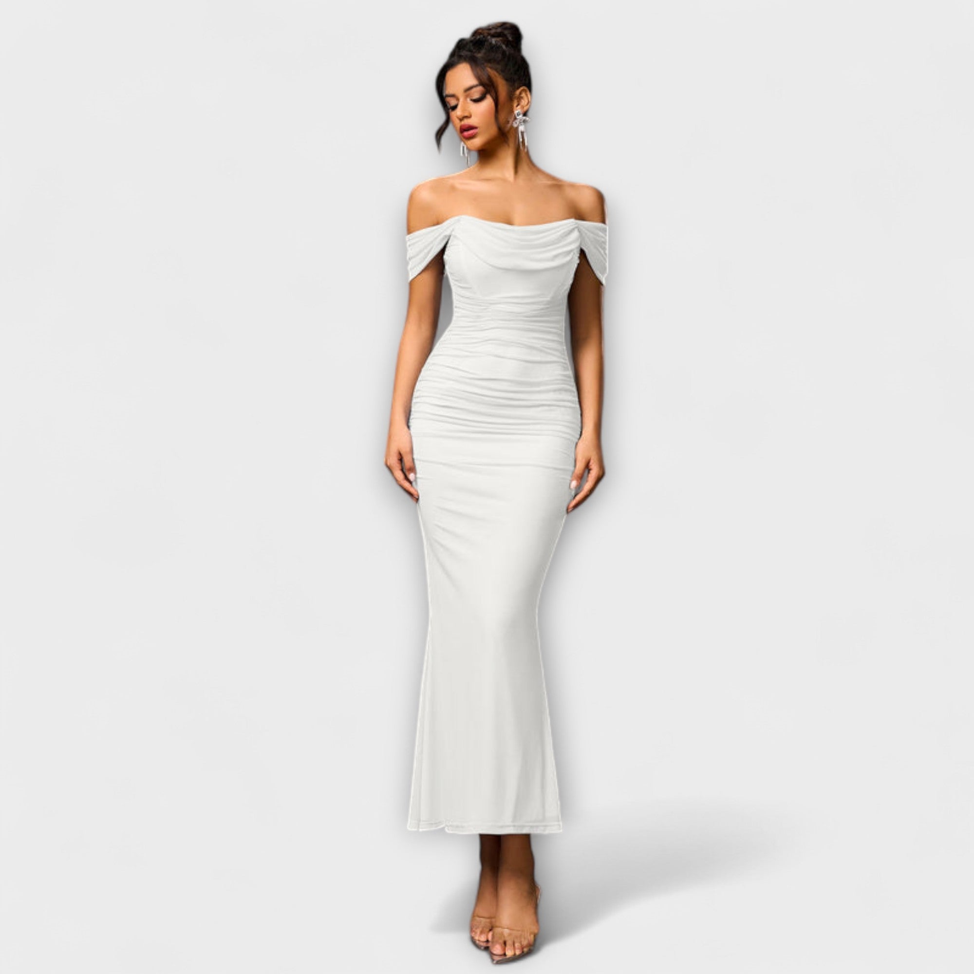 Ione - Off-Shoulder Ruching Bodycon Klänning