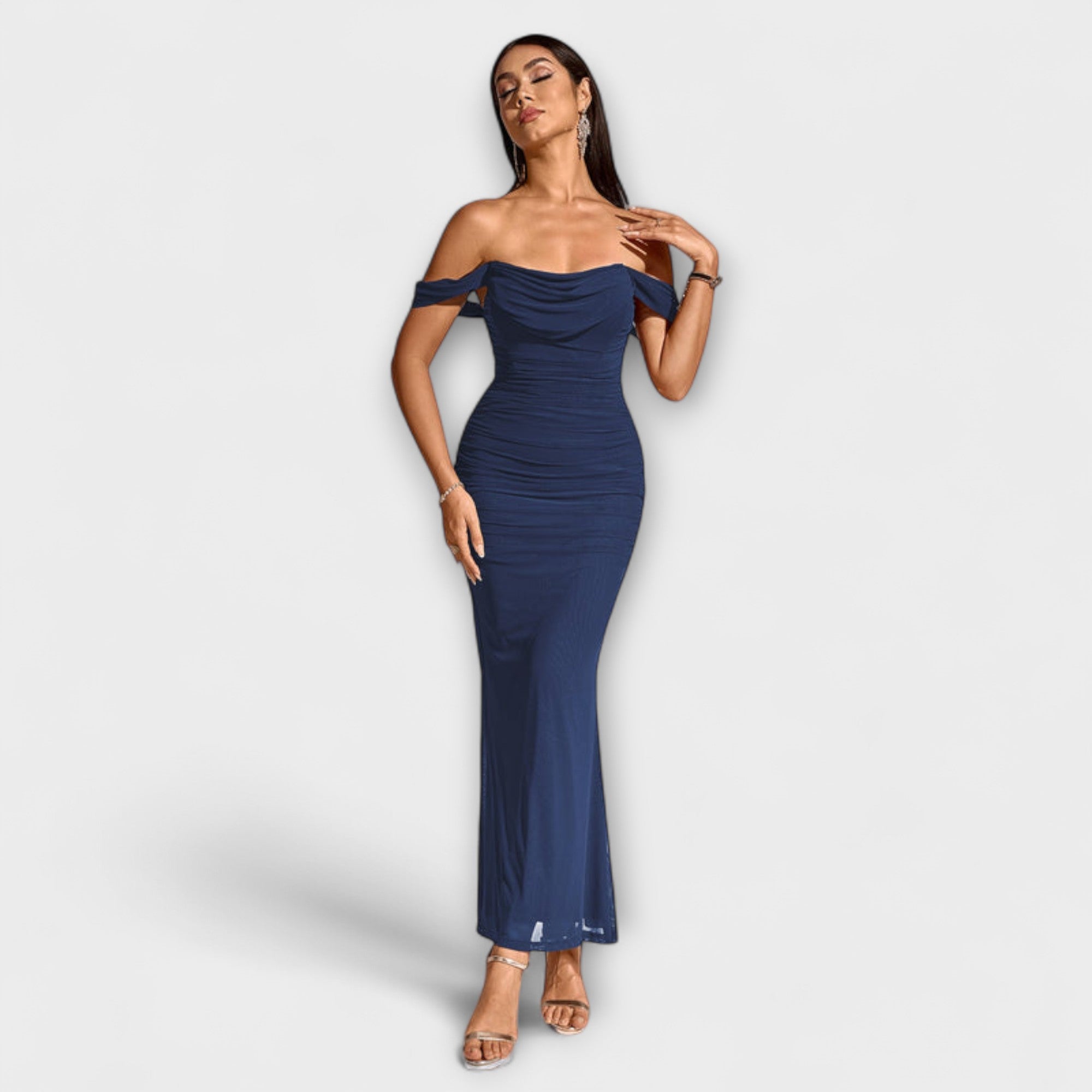 Ione - Off-Shoulder Ruching Bodycon Klänning