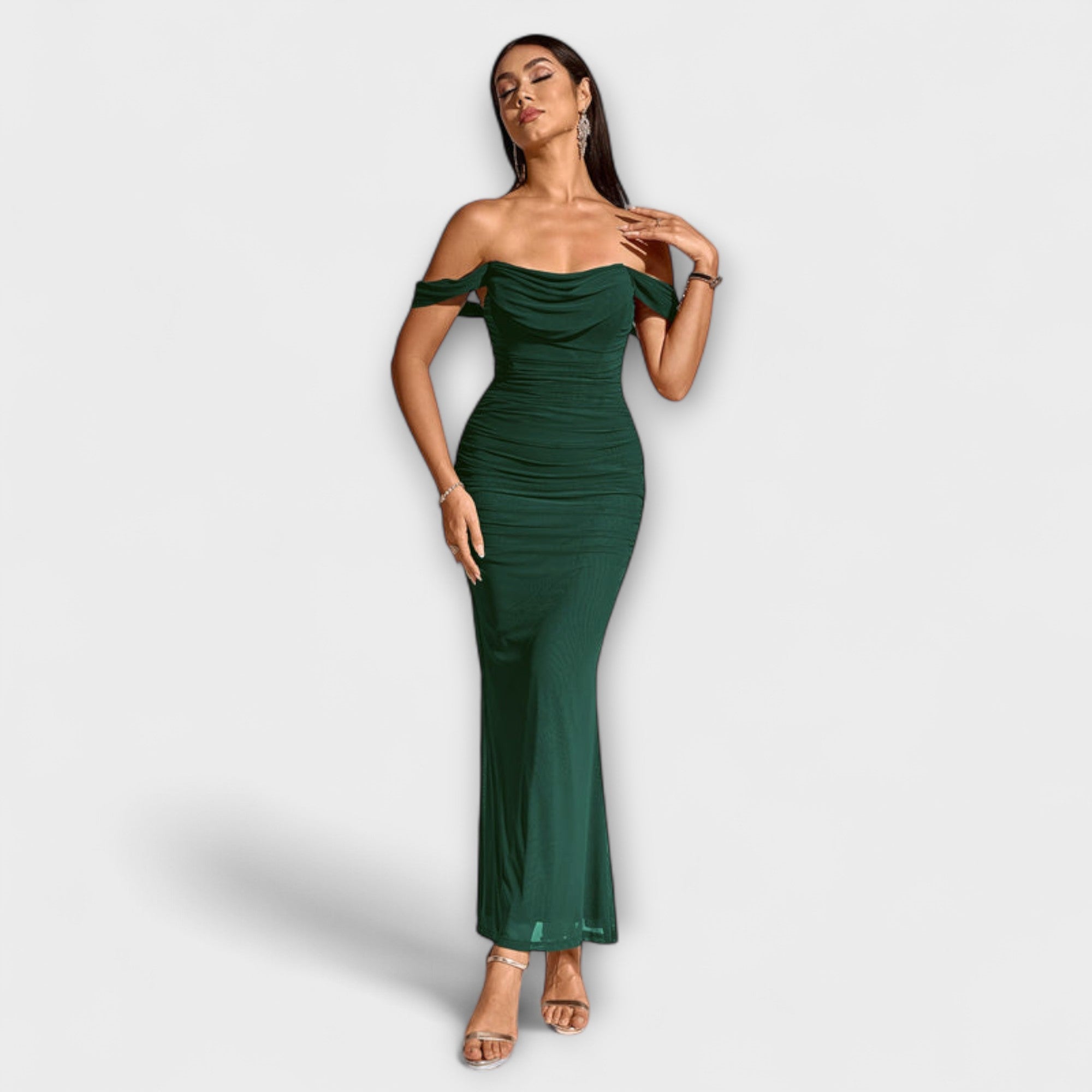 Ione - Off-Shoulder Ruching Bodycon Klänning