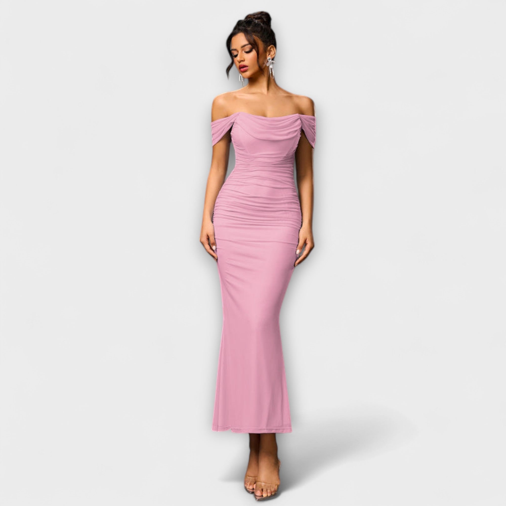 Ione - Off-Shoulder Ruching Bodycon Klänning
