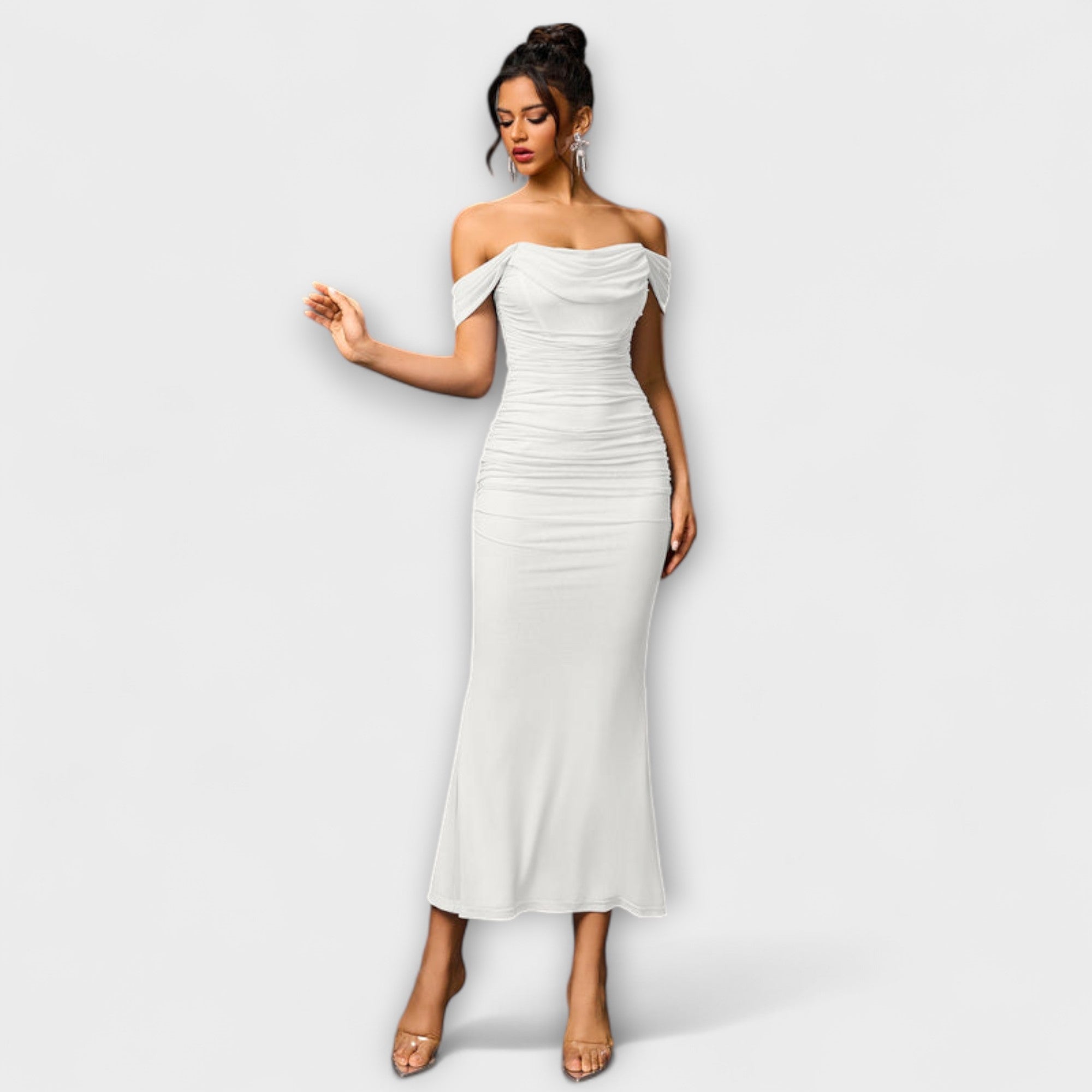 Ione - Off-Shoulder Ruching Bodycon Klänning