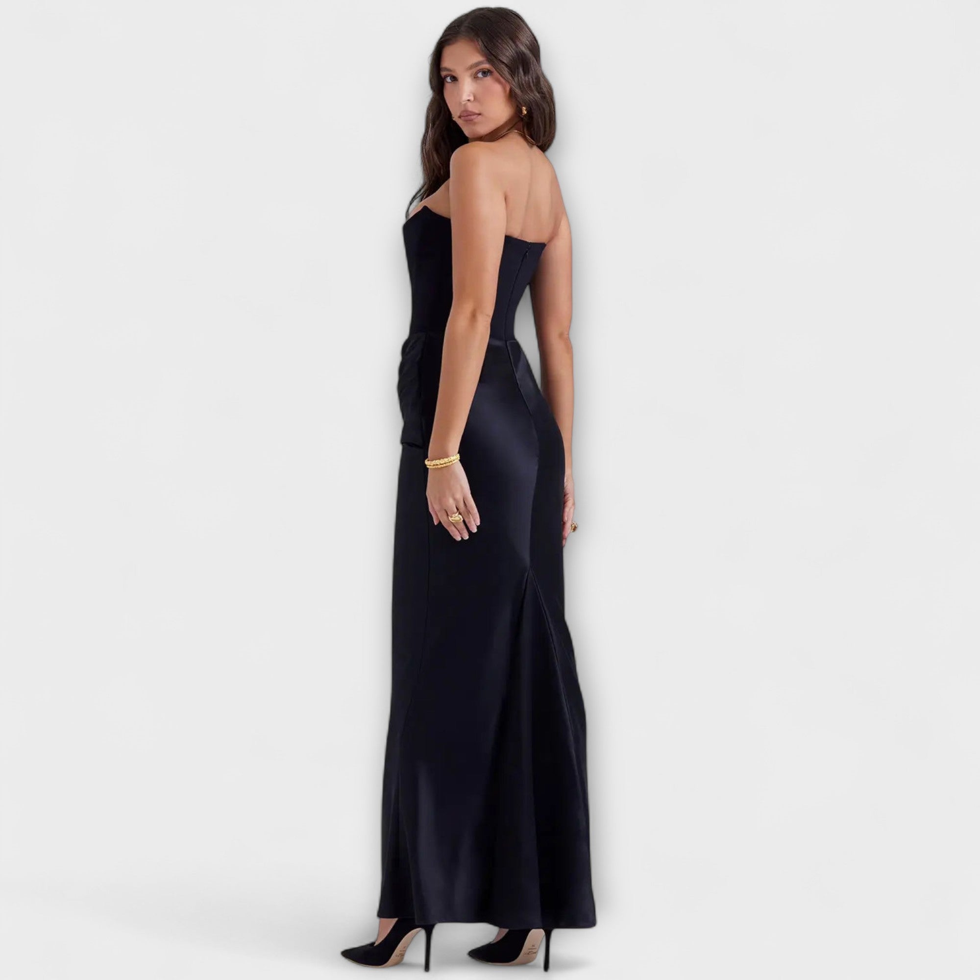 Off-the-Shoulder Satin Maxi Klänning med Drapering