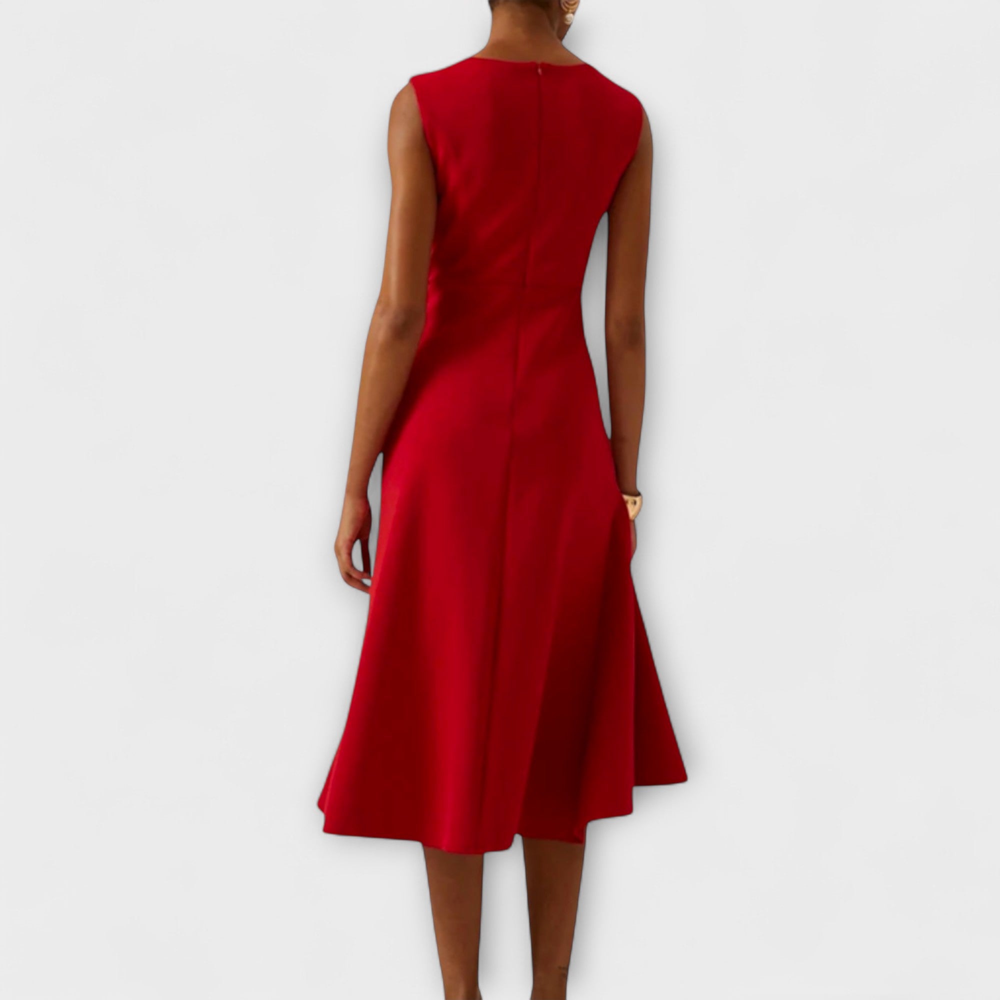 Juliette – Draperad Asymmetrisk Midiklänning