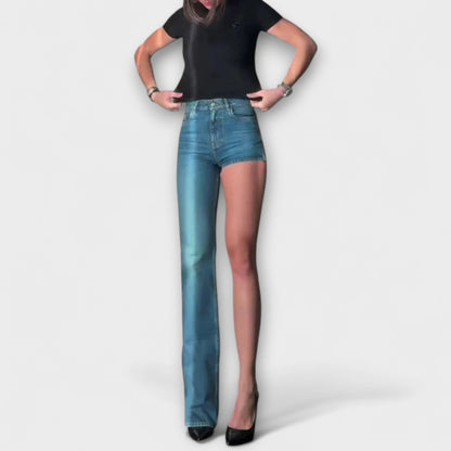 Astra - Trendiga Asymmetriska Denimshorts med En Axelrem