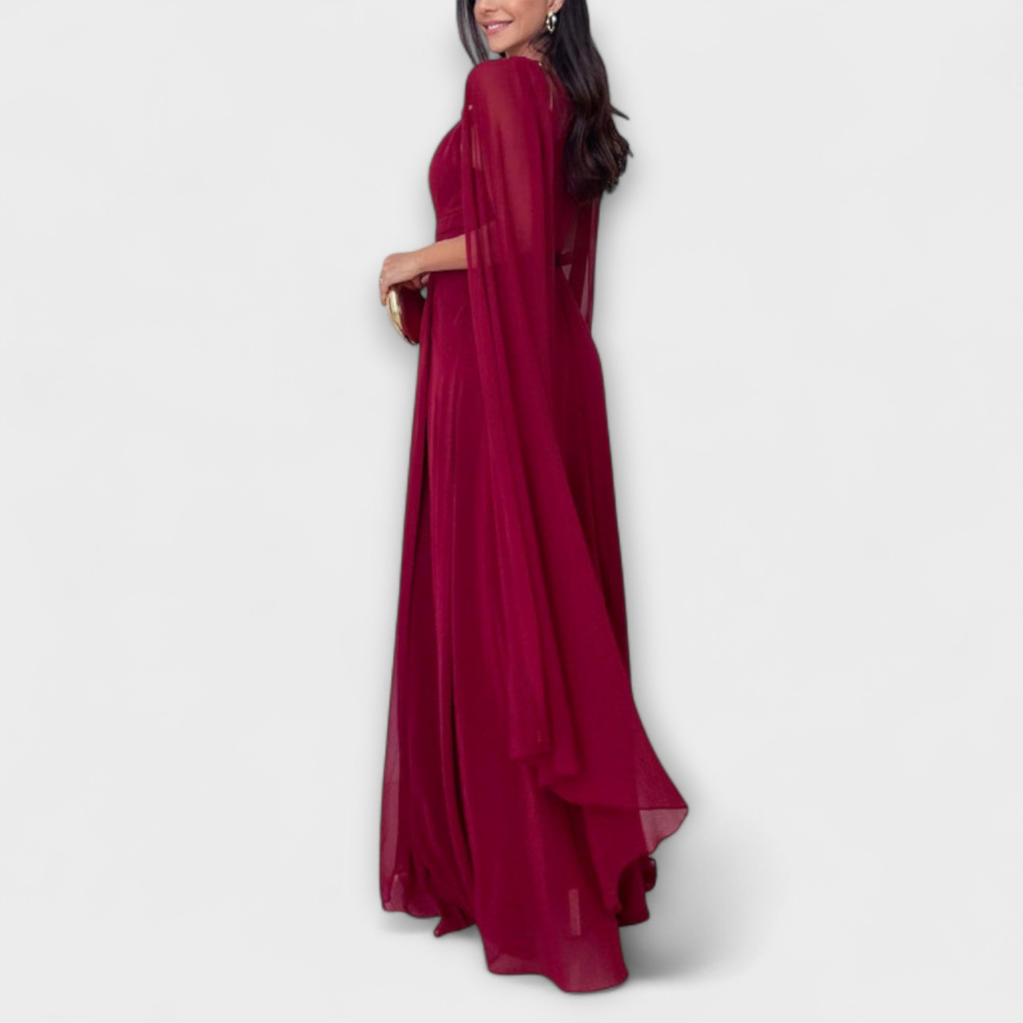Mabel - Elegant Maxiklänning med Kappaärmar och Hög Slits