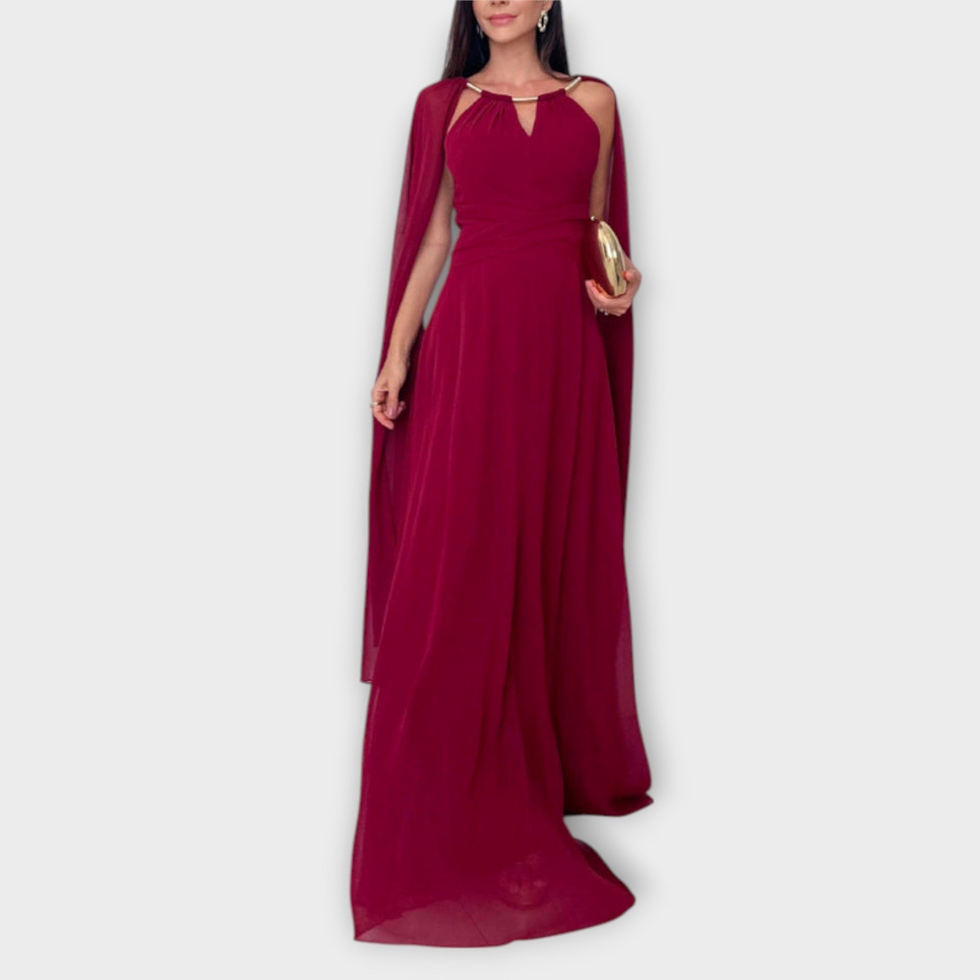 Mabel - Elegant Maxiklänning med Kappaärmar och Hög Slits