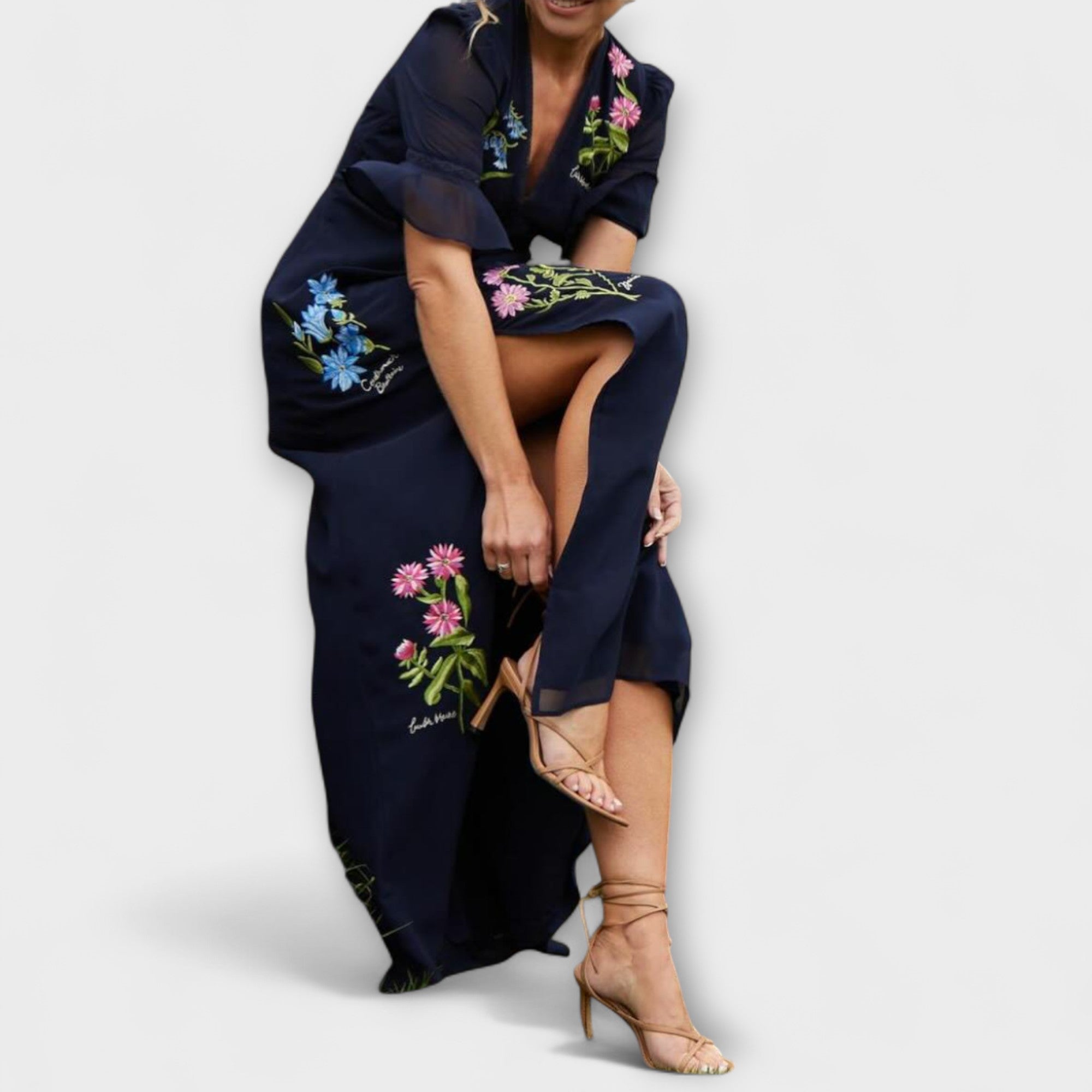 Beatrice - Elegant Klänning i Marinblått med Blommönster