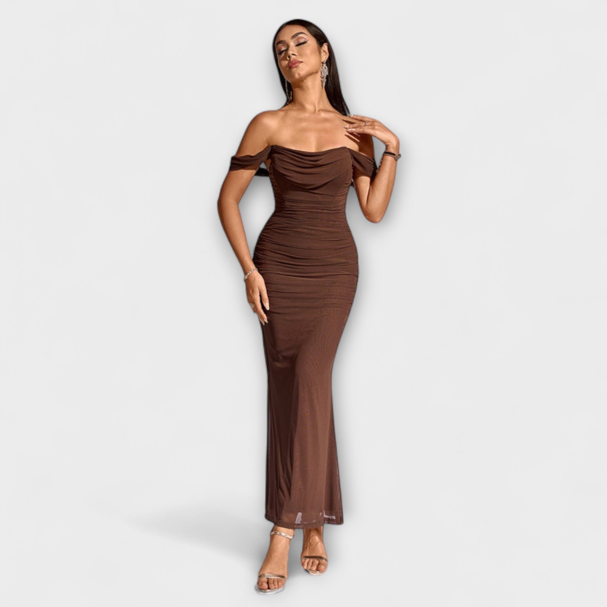 Ione - Off-Shoulder Ruching Bodycon Klänning
