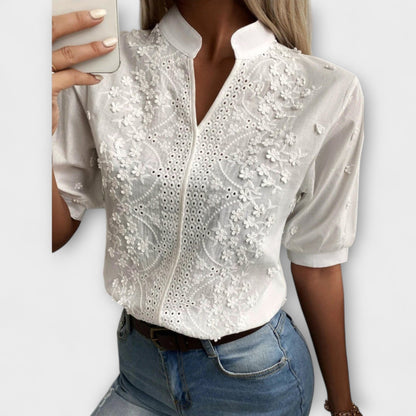 Élise - Mila Blus med Utsökt Broderi