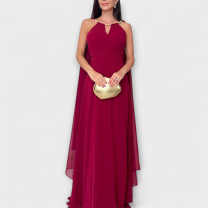 Mabel - Elegant Maxiklänning med Kappaärmar och Hög Slits