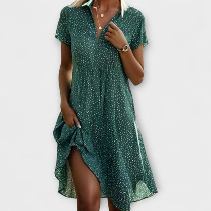 Sofia - Flödande Sommardress med Tidlös Look