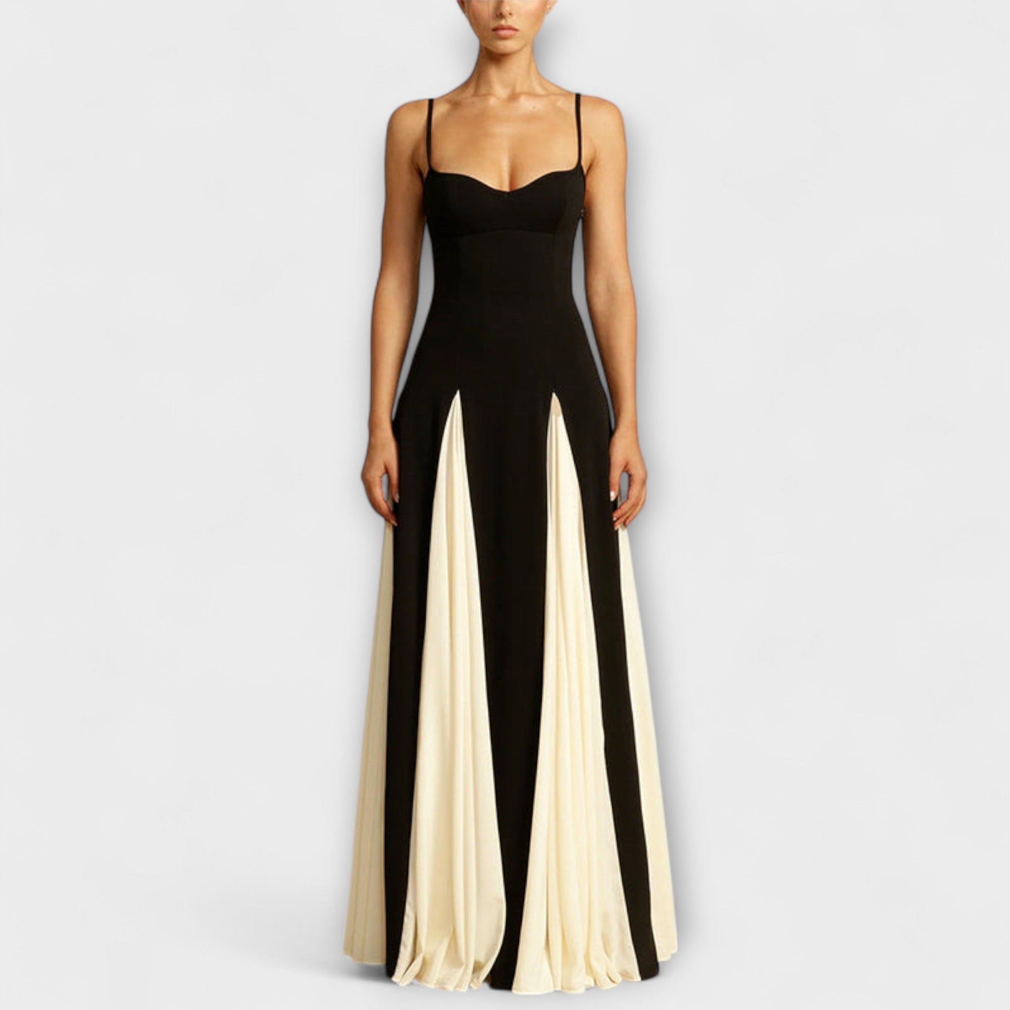Ember - Klassisk Elegans A-linje Maxi Klänning med Tyllpaneler