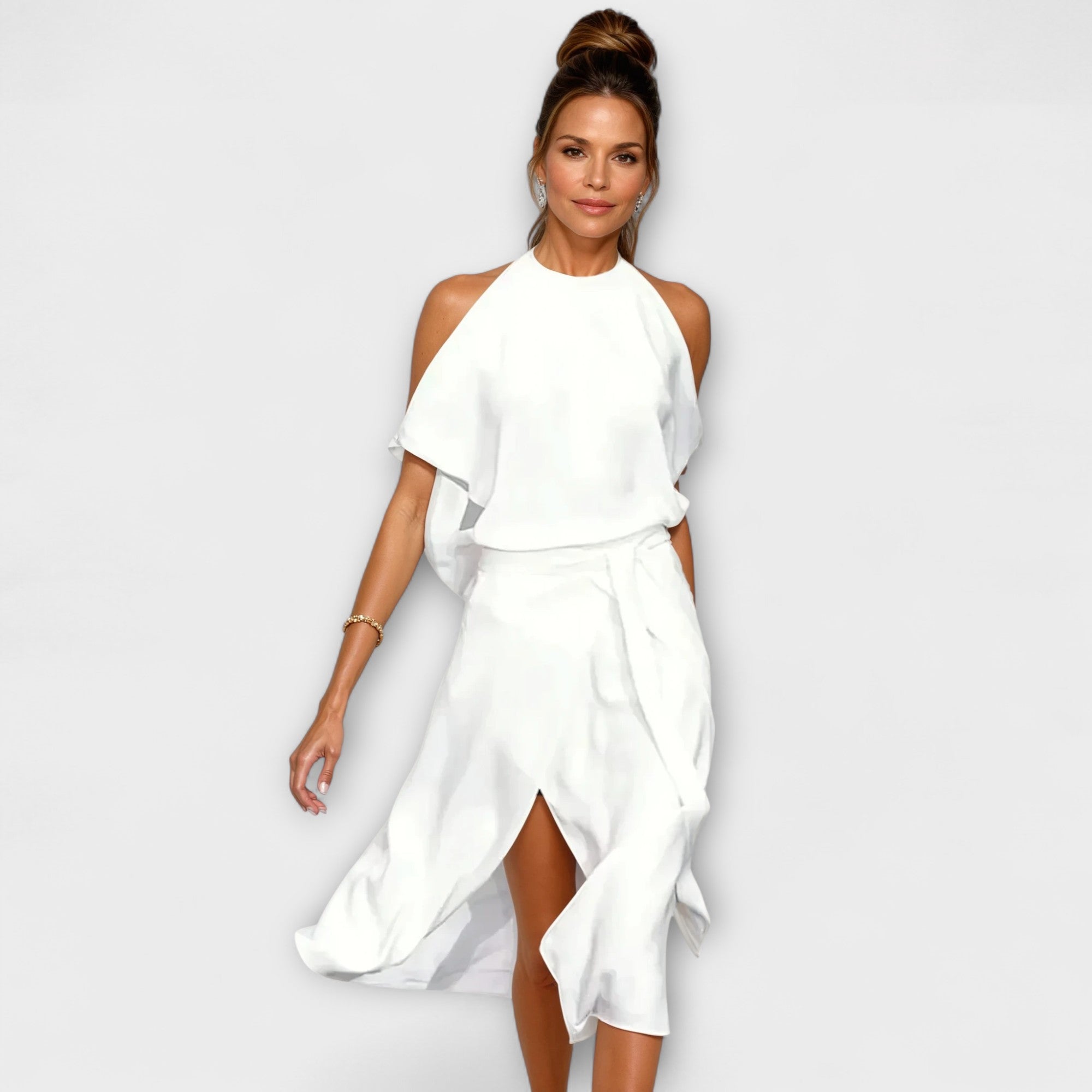 Madonna - Elegant Klänning med Modernt Off-Shoulder Design
