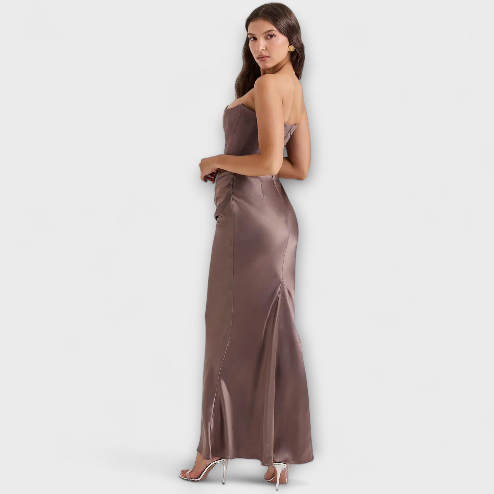Off-the-Shoulder Satin Maxi Klänning med Drapering